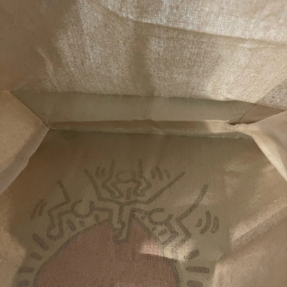 Urban Outfitters Keith Haring Holding Heart Tote Bag, Tan/Black/Red, NWT - Picture 10 of 13